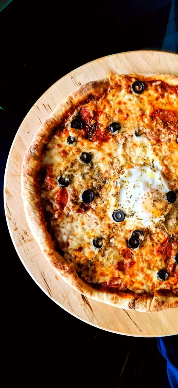 Frische Pizza aus dem Ofen